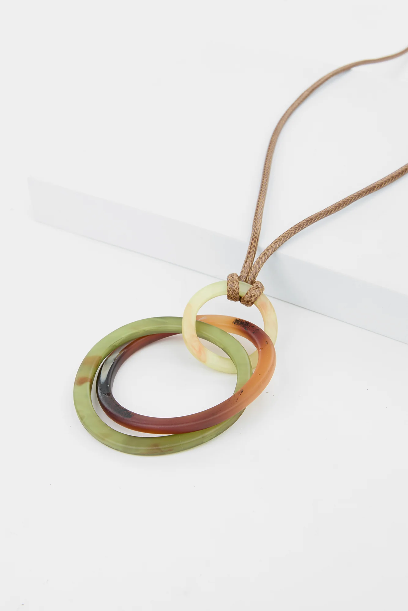 Anwen Pendant Necklace - Image 3