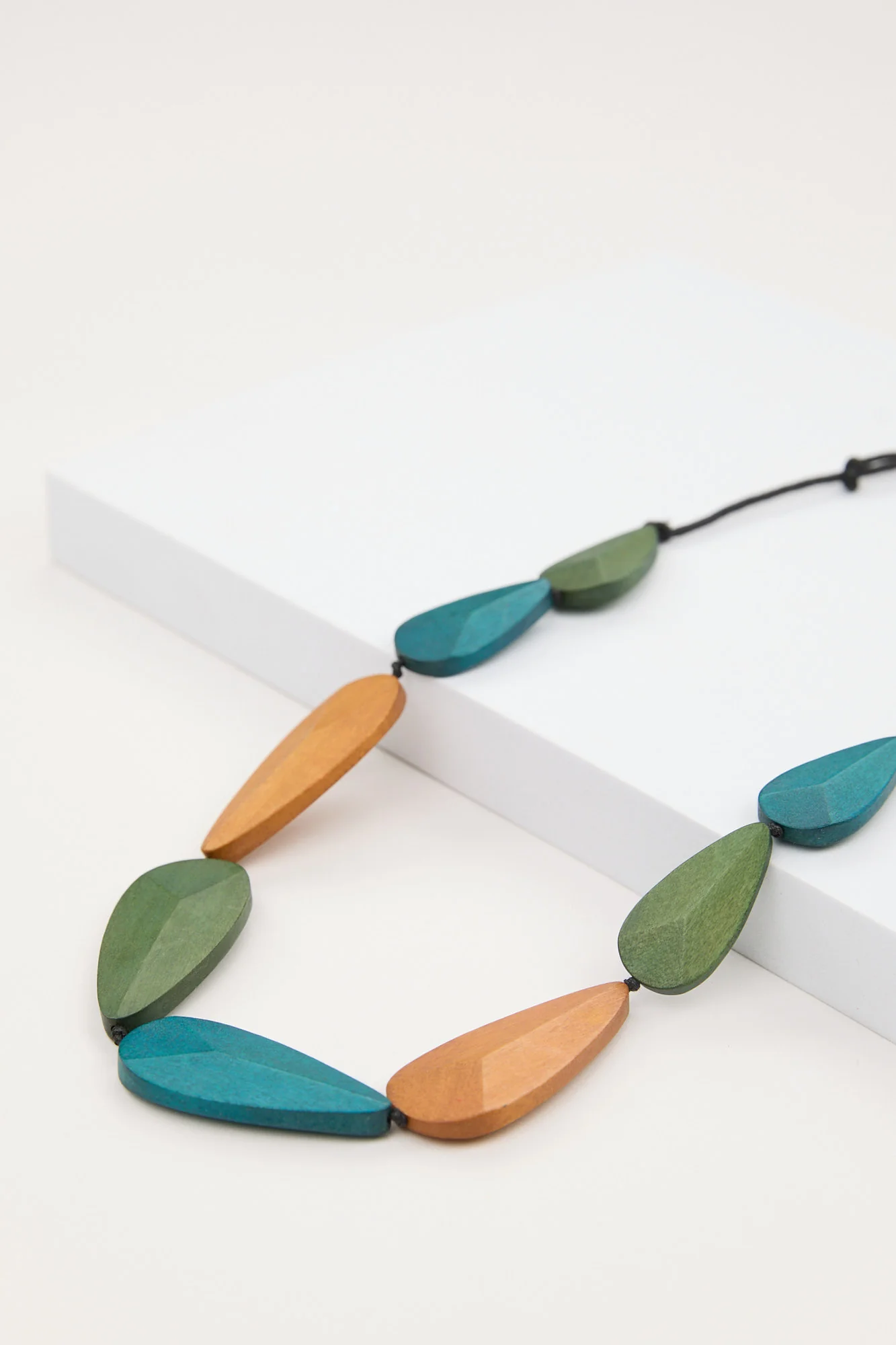 Delphi Wooden Necklace - Image 3