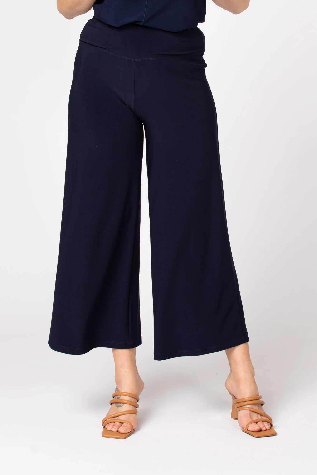 Hush 7/8 Wide Leg Pant - Image 4