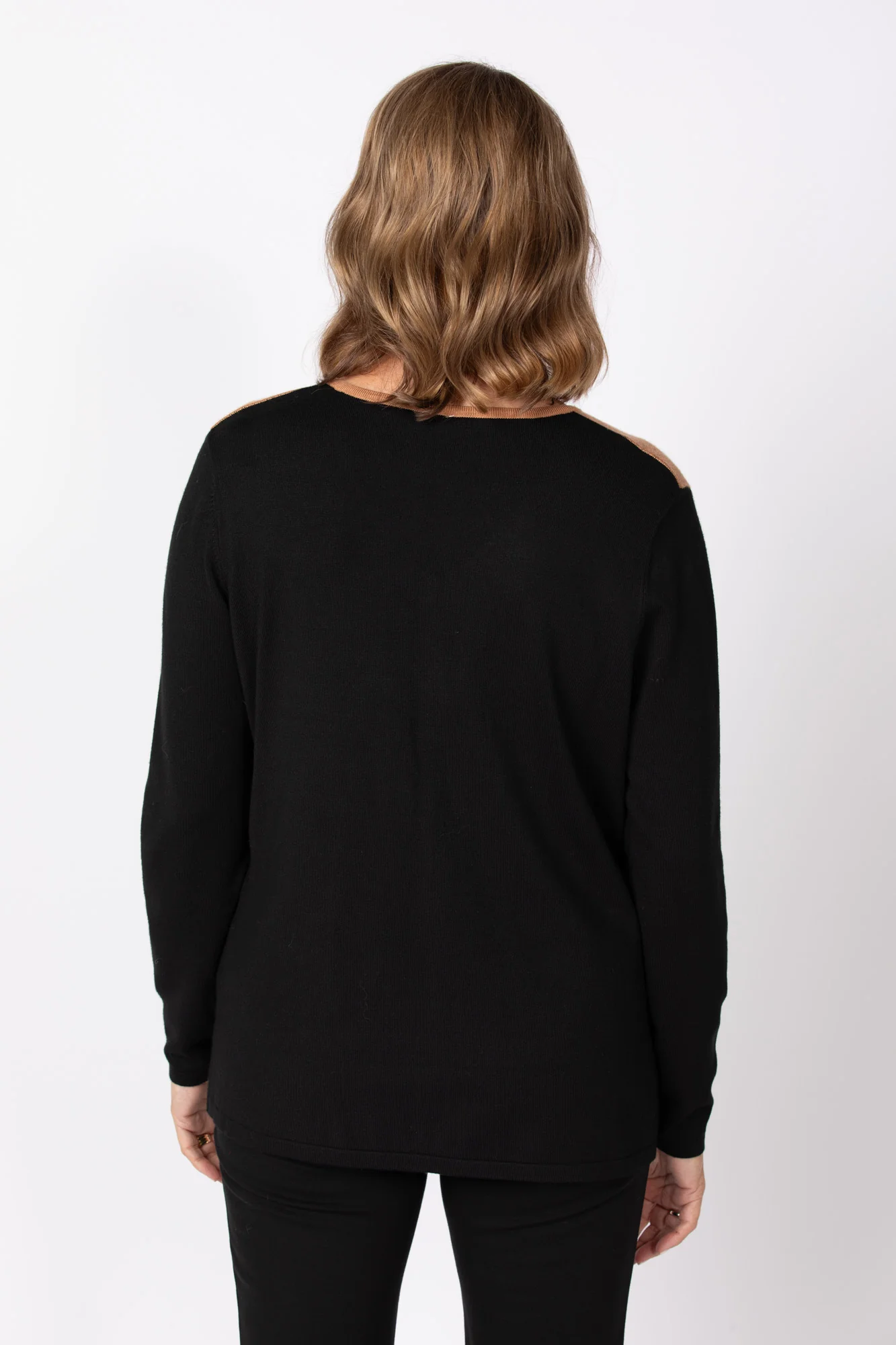 Nero V-neck Sweater - Image 4