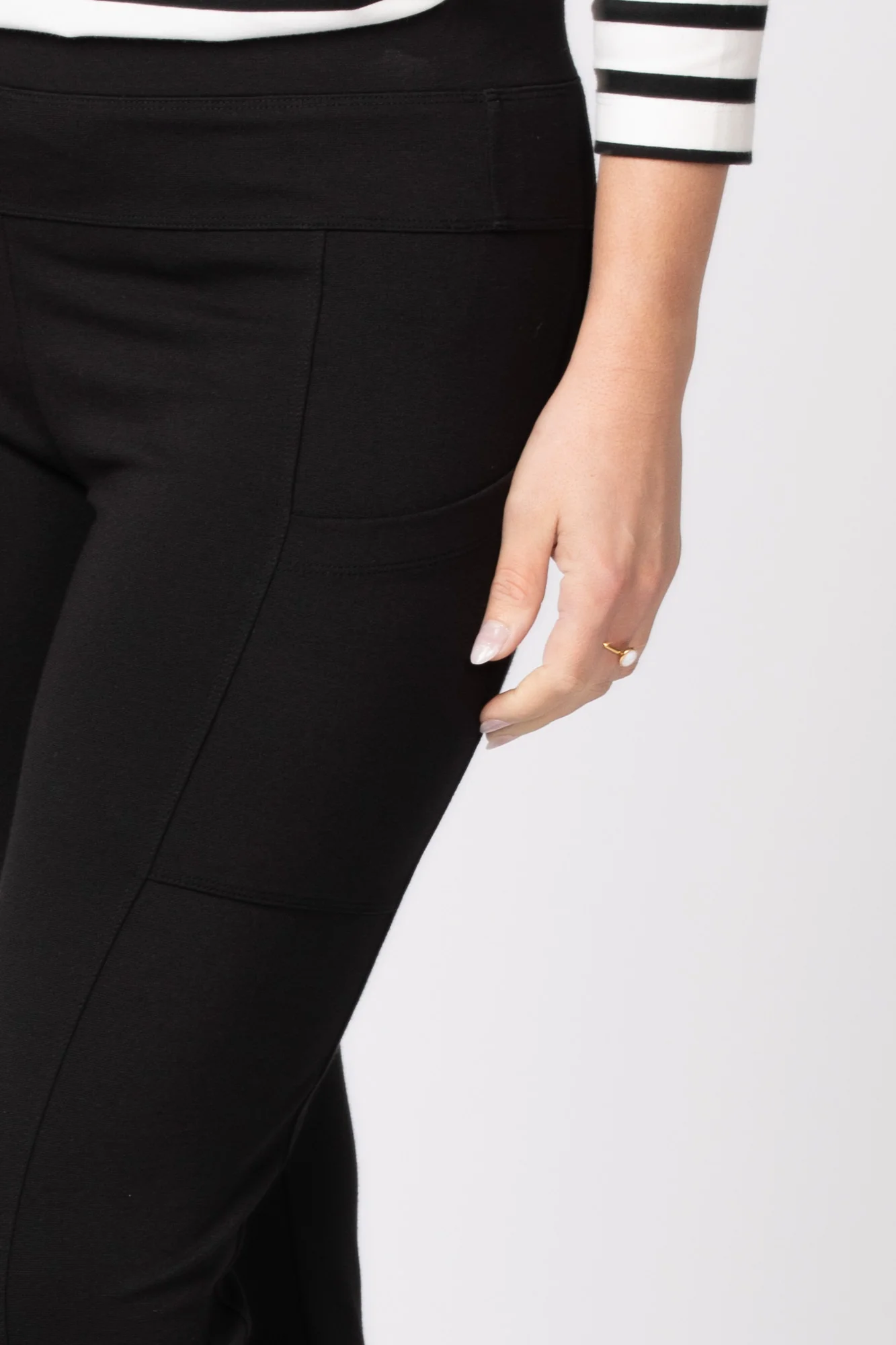 Romaine Side Pocket Legging - Image 2