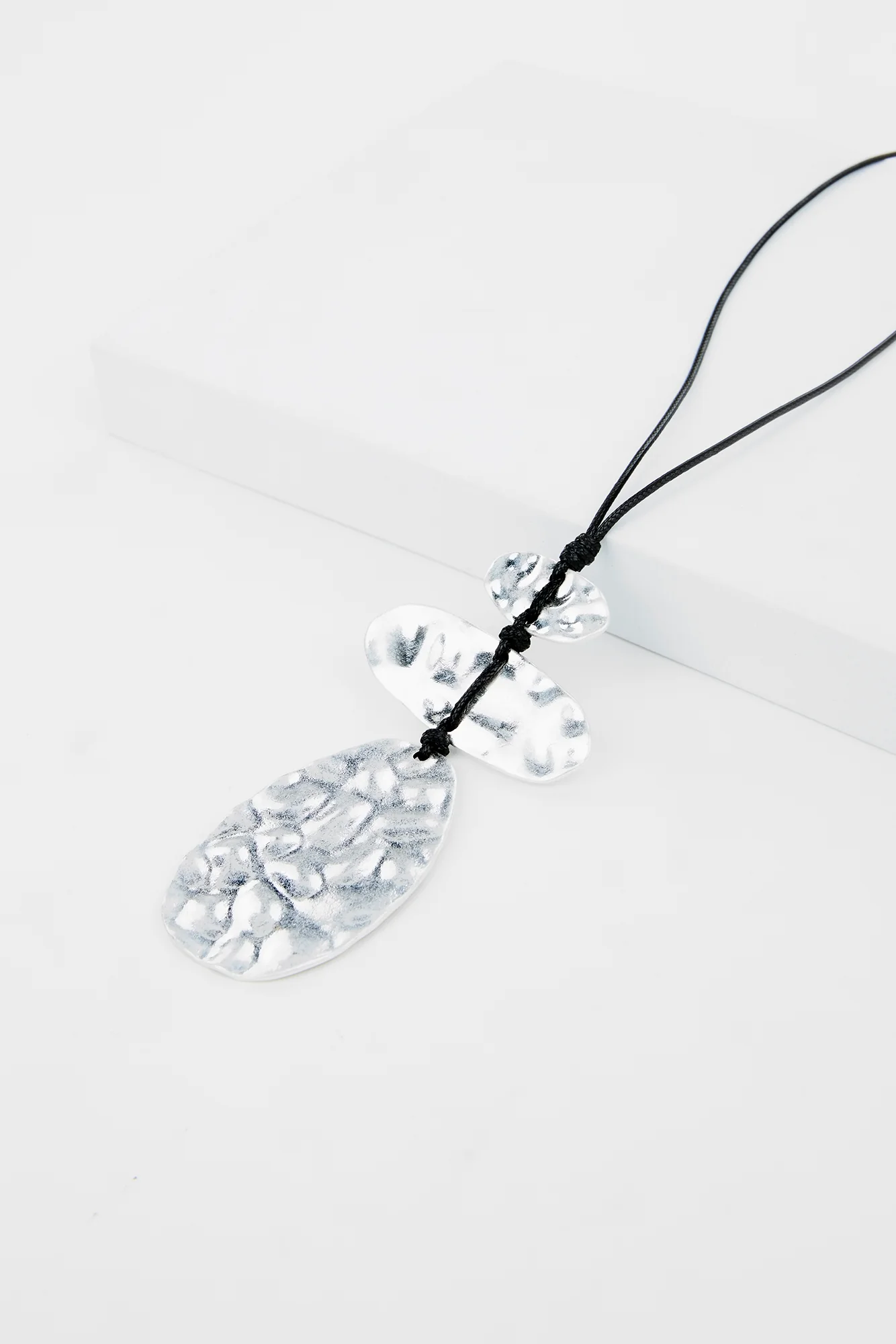Selene Pendant Necklace - Image 3