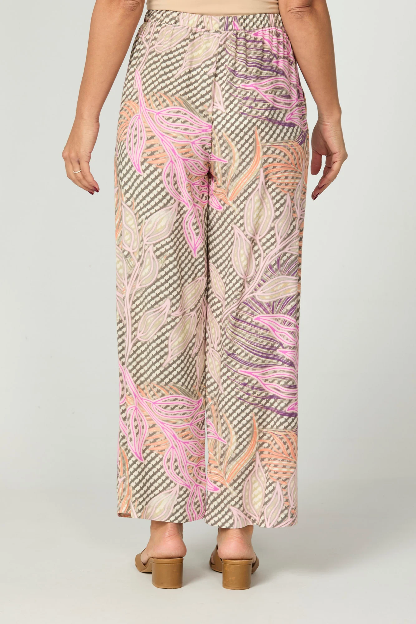 Summer Essence Pull On Pant - Image 5