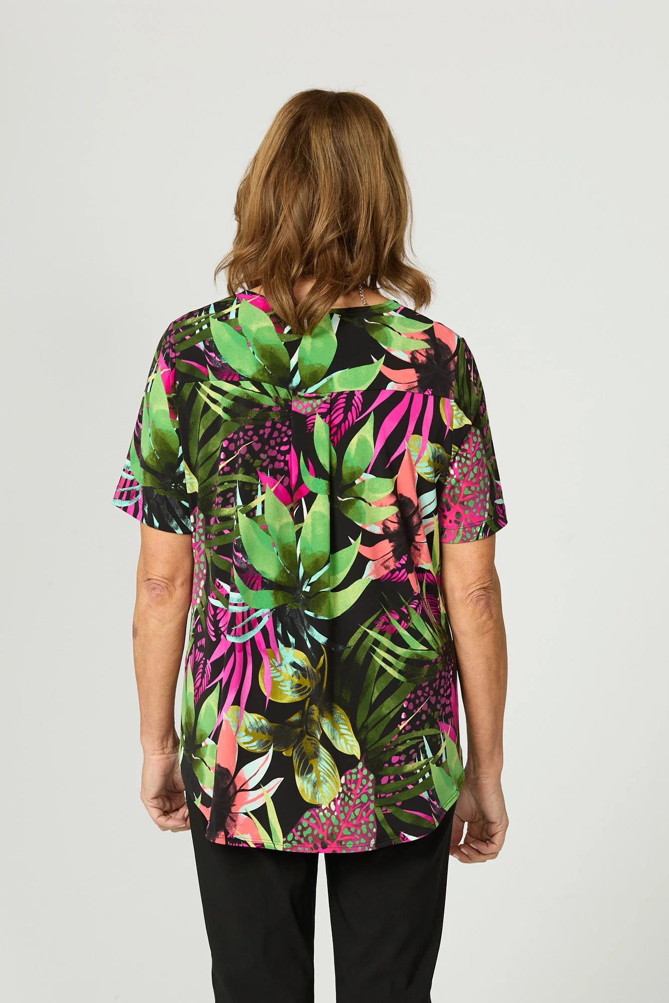 Suva Short Sleeve Pleat Back Tee - Image 5