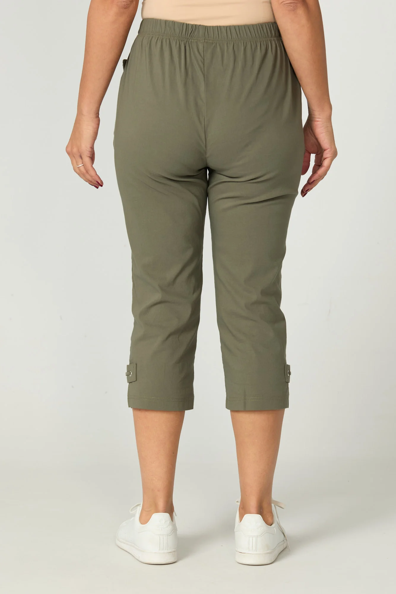 Vibe Stretch Eyelet Crop Pant - Image 4